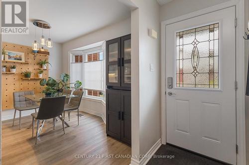 62 - 70 Chapman Court, London, ON - Indoor Photo Showing Dining Room