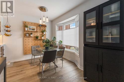 62 - 70 Chapman Court, London, ON - Indoor Photo Showing Dining Room