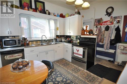 Wonderful working kitchen - 1000 1St Avenue W, Owen Sound, ON - Indoor Photo Showing Kitchen With Double Sink