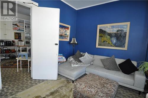 1000 1St Avenue W, Owen Sound, ON - Indoor Photo Showing Living Room