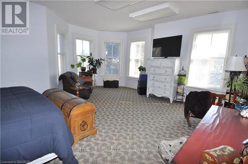 1000 1St Avenue W, Owen Sound, ON - Indoor Photo Showing Bedroom