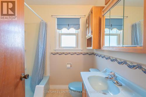 892 Elmdale Crescent, Peterborough (Northcrest), ON - Indoor Photo Showing Bathroom