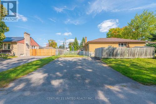 892 Elmdale Crescent, Peterborough (Northcrest), ON - Outdoor