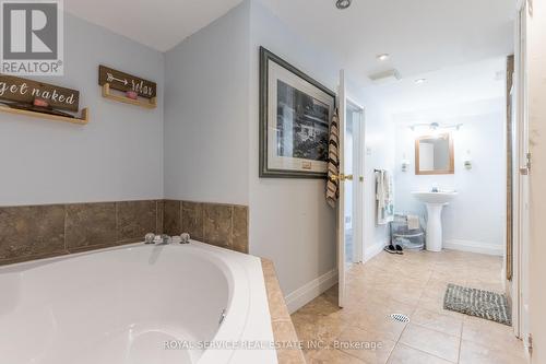 540 Barnes Crescent, Peterborough (Otonabee), ON - Indoor Photo Showing Bathroom