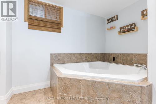 540 Barnes Crescent, Peterborough (Otonabee), ON - Indoor Photo Showing Bathroom