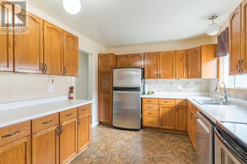 540 Barnes Crescent, Peterborough (Otonabee), ON - Indoor Photo Showing Kitchen With Double Sink