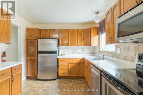 540 Barnes Crescent, Peterborough (Otonabee), ON - Indoor Photo Showing Kitchen With Double Sink