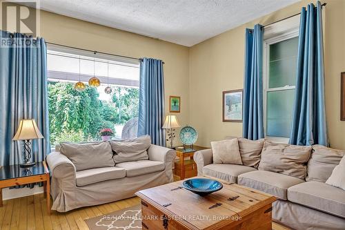 362 Concession Road 11 W, Trent Hills (Hastings), ON - Indoor Photo Showing Living Room