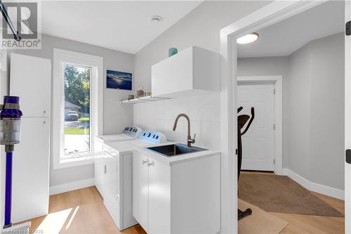 19 Walker Way, Sauble Beach, ON - Indoor Photo Showing Laundry Room