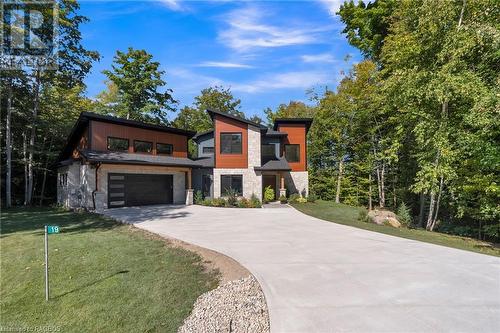 Beautiful new concrete driveway - 19 Walker Way, Sauble Beach, ON - Outdoor With Facade