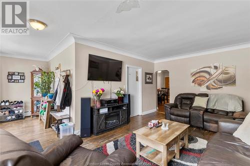 1157 Drouillard, Windsor, ON - Indoor Photo Showing Living Room