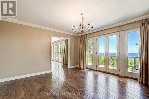 5 Hill Crescent, Toronto, ON - Indoor Photo Showing Other Room