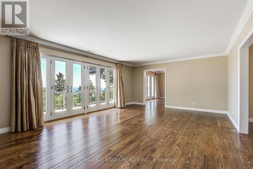 5 Hill Crescent, Toronto, ON - Indoor Photo Showing Other Room