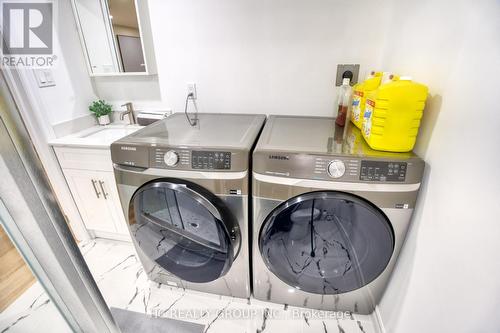 87 Lund Street, Richmond Hill, ON - Indoor Photo Showing Laundry Room