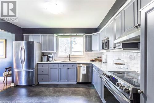 Kitchen - 1026 St Matthews Avenue, Burlington, ON - Indoor Photo Showing Kitchen With Upgraded Kitchen