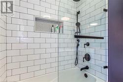 Main bathroom - 