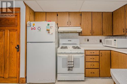 56 Vernon Street, Toronto, ON - Indoor Photo Showing Kitchen