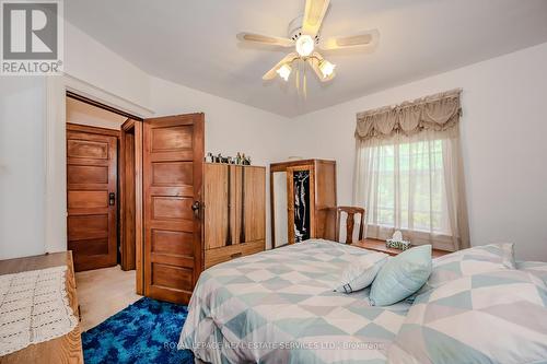 56 Vernon Street, Toronto, ON - Indoor Photo Showing Bedroom