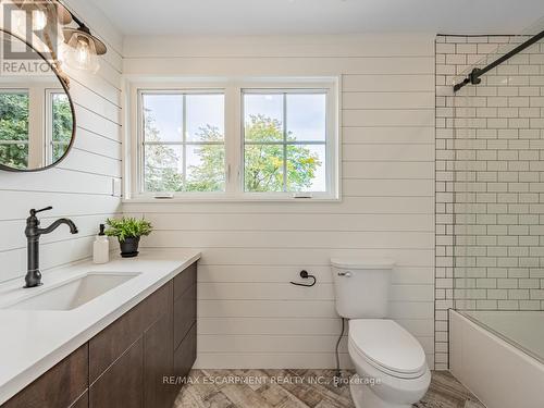 2212 Urwin Crescent, Oakville, ON - Indoor Photo Showing Bathroom