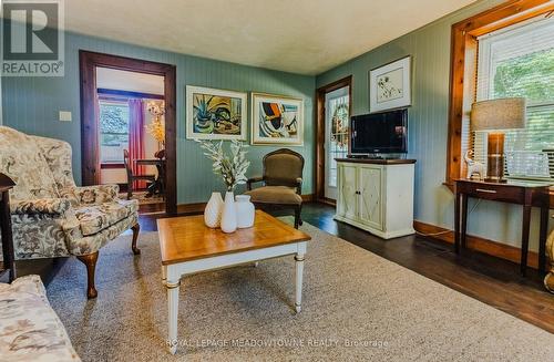 1258 Sodom Road, Hamilton, ON - Indoor Photo Showing Living Room