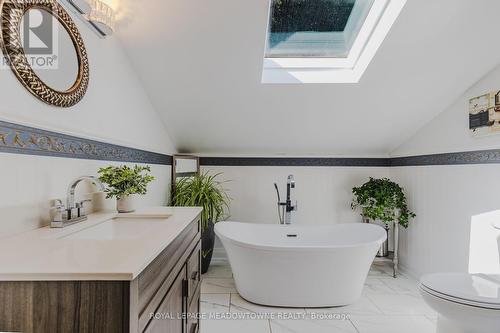 1258 Sodom Road, Hamilton, ON - Indoor Photo Showing Bathroom