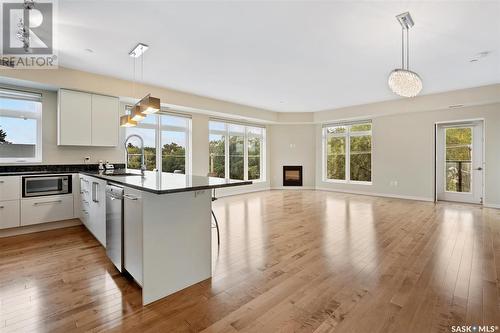 405 922 Broadway Avenue, Saskatoon, SK - Indoor Photo Showing Kitchen With Stainless Steel Kitchen With Upgraded Kitchen