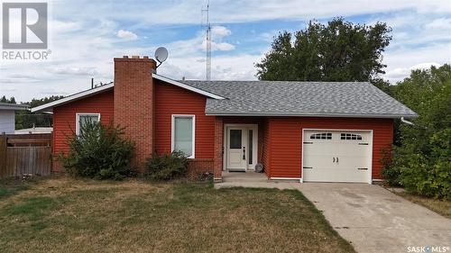 105 Macdonald Place, Swift Current, SK - Outdoor