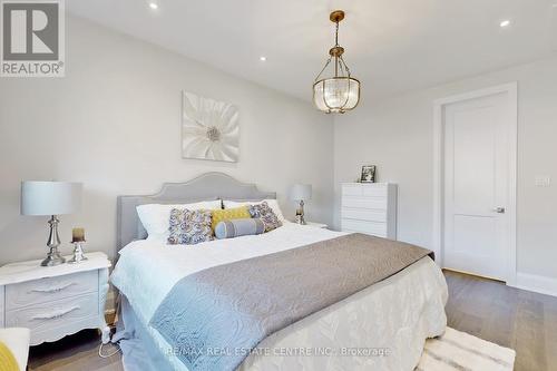 92 Holt Drive, New Tecumseth, ON - Indoor Photo Showing Bedroom