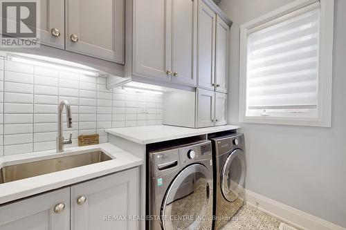 92 Holt Drive, New Tecumseth, ON - Indoor Photo Showing Laundry Room