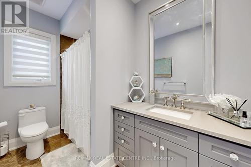 92 Holt Drive, New Tecumseth, ON - Indoor Photo Showing Bathroom