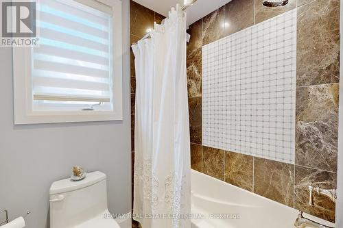 92 Holt Drive, New Tecumseth, ON - Indoor Photo Showing Bathroom