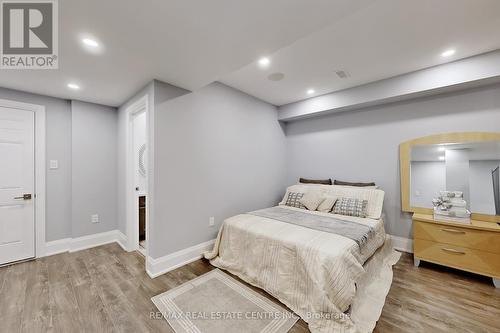 92 Holt Drive, New Tecumseth, ON - Indoor Photo Showing Bedroom