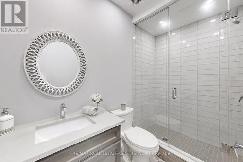 92 Holt Drive, New Tecumseth, ON - Indoor Photo Showing Bathroom