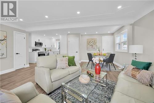 4 James Avenue, Stoney Creek, ON - Indoor Photo Showing Living Room