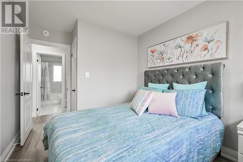 4 James Avenue, Stoney Creek, ON - Indoor Photo Showing Bedroom