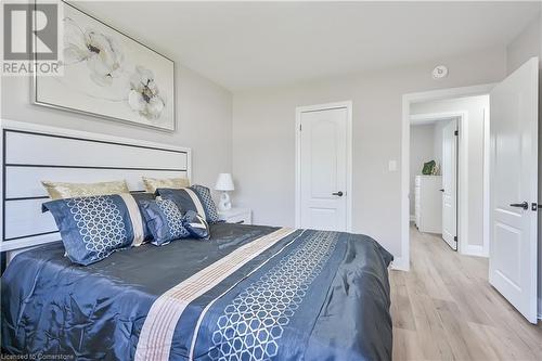 4 James Avenue, Stoney Creek, ON - Indoor Photo Showing Bedroom