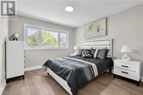 4 James Avenue, Stoney Creek, ON - Indoor Photo Showing Bedroom