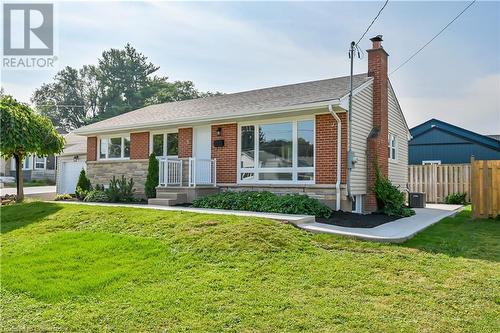 4 James Avenue, Stoney Creek, ON - Outdoor With Facade