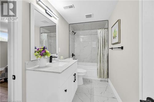 4 James Avenue, Stoney Creek, ON - Indoor Photo Showing Bathroom