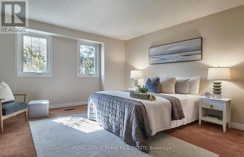 10 - 110 Mary Street W, Whitby (Downtown Whitby), ON - Indoor Photo Showing Bedroom