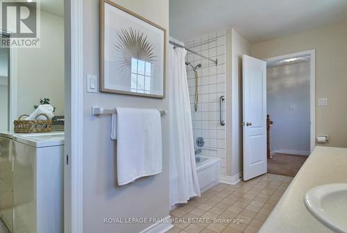 10 - 110 Mary Street W, Whitby (Downtown Whitby), ON - Indoor Photo Showing Bathroom