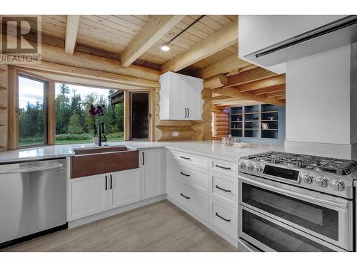 1729 Hoferkamp Road, Prince George, BC - Indoor Photo Showing Kitchen With Upgraded Kitchen