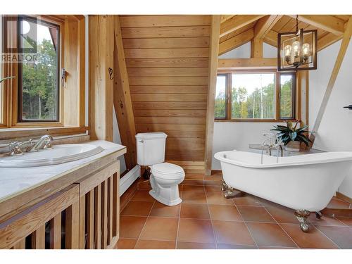 1729 Hoferkamp Road, Prince George, BC - Indoor Photo Showing Bathroom