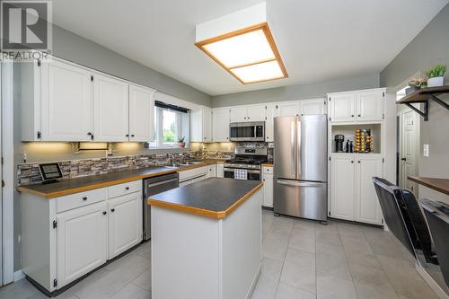 2998 Berwick Drive, Prince George, BC - Indoor Photo Showing Kitchen With Double Sink