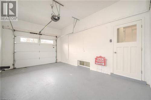 127 Applewood Crescent, Guelph, ON - Indoor Photo Showing Garage