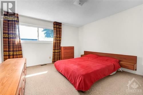 7 Bowhill Avenue, Ottawa, ON - Indoor Photo Showing Bedroom