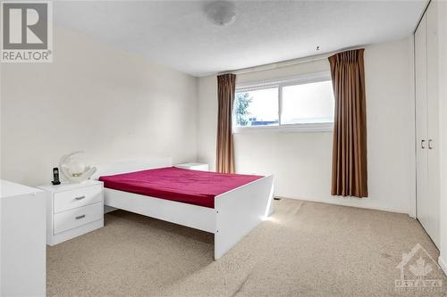 7 Bowhill Avenue, Ottawa, ON - Indoor Photo Showing Bedroom