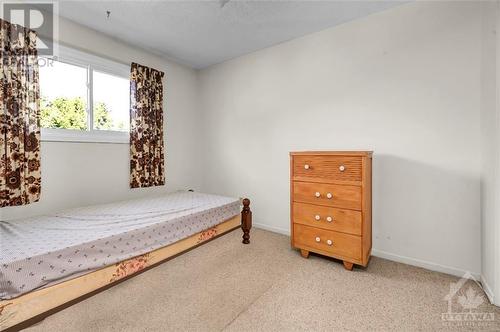 7 Bowhill Avenue, Ottawa, ON - Indoor Photo Showing Bedroom