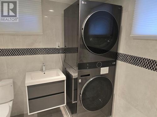 791 Retlaw Drive, Sarnia, ON - Indoor Photo Showing Laundry Room