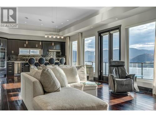 174 Vintage Boulevard, Okanagan Falls, BC - Indoor Photo Showing Living Room